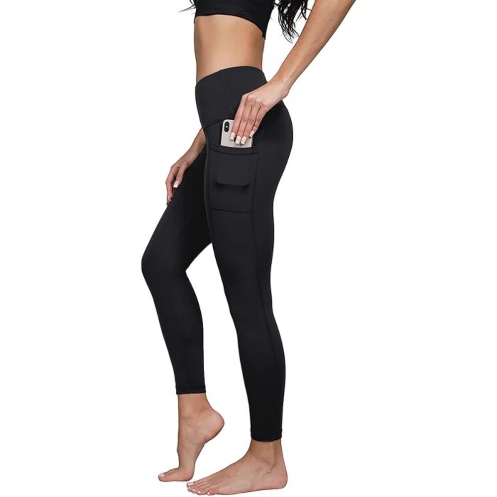 Black leggings with pockets